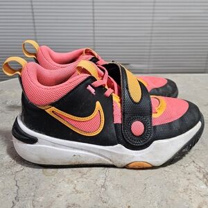 Nike Team Hustle D 11 Big Kids' Basketball Shoes - Size 4Y